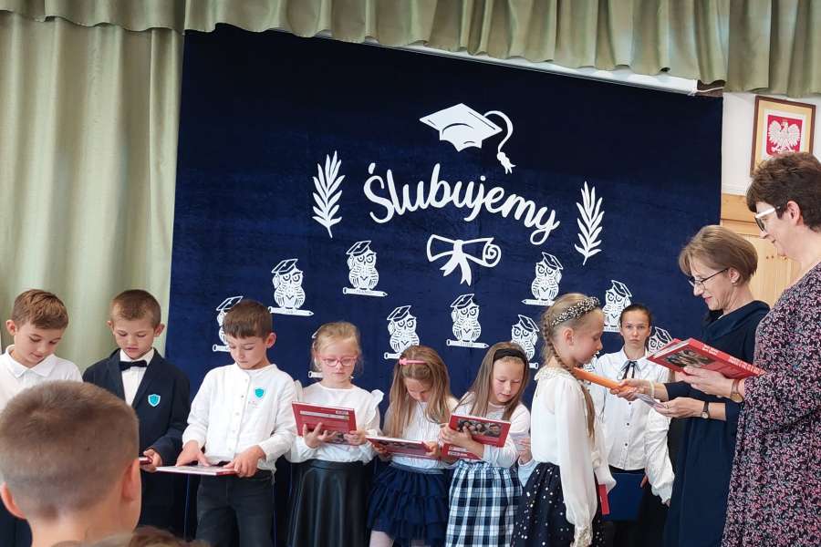 Pasowanie na ucznia kl. 1-2324a