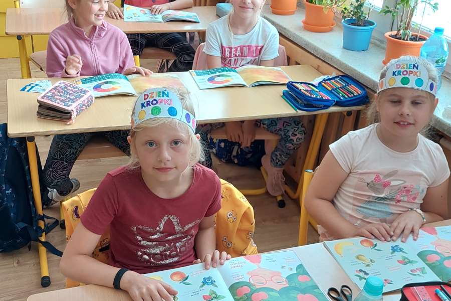 DZIEŃ KROPKI W KLASACH 1-3-23-24a