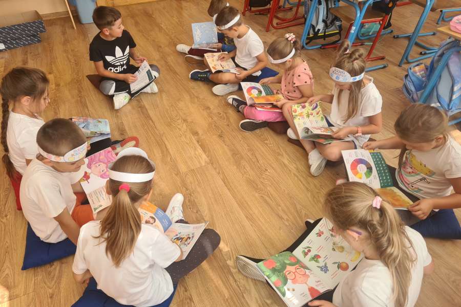 DZIEŃ KROPKI W KLASACH 1-3-23-24a