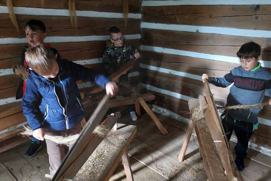 WYCIECZKA KLAS 1-3 DO ZUBRZYCY-23-24a