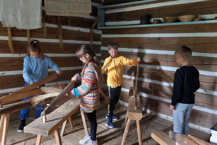 WYCIECZKA KLAS 1-3 DO ZUBRZYCY-23-24a