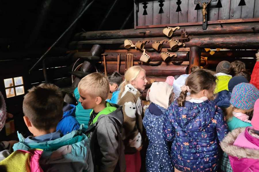 WYCIECZKA KLAS 1-3 DO ZUBRZYCY-23-24a