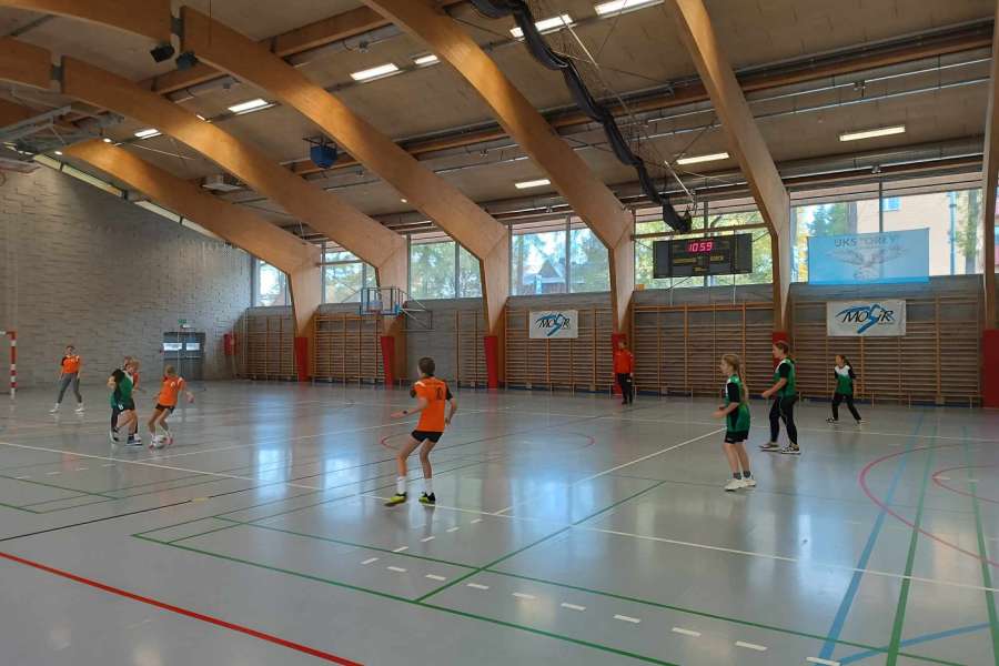 Igrzyska dzieci Gminy Zakopane w Halowej Piłce Dziewcząt-23-24a