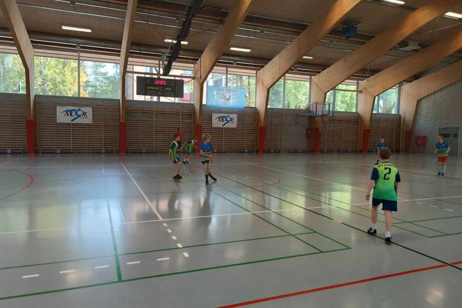 Igrzyska dzieci Gminy Zakopane w Halowej Piłce Dziewcząt-23-24a