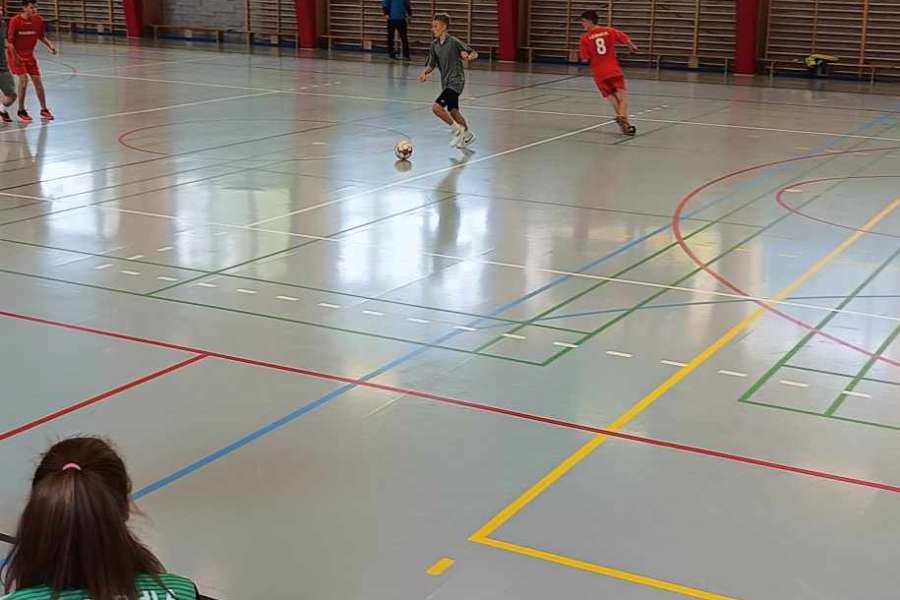 Halowa piłka nożna - rozgrywki powiatowe.