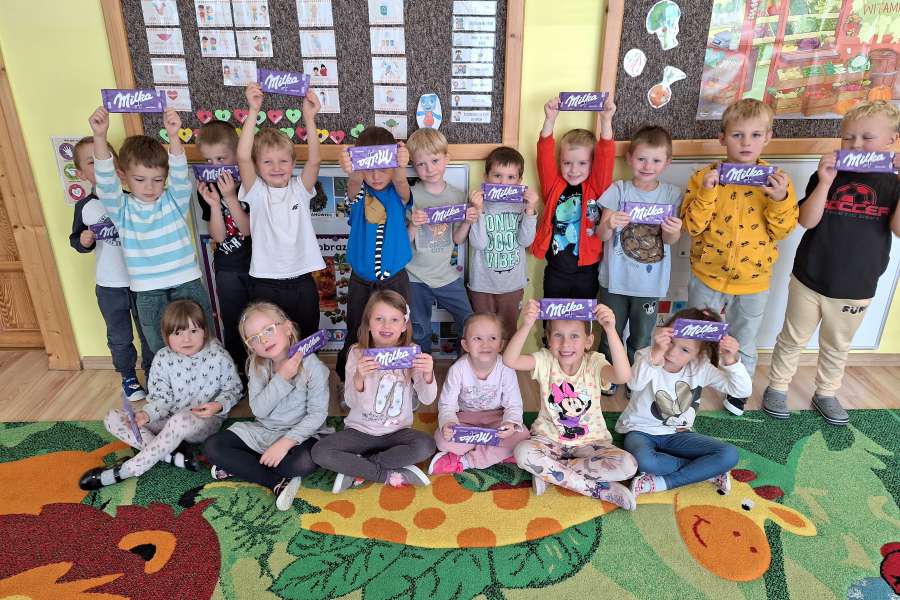 Dzień Dziewczyny w grupie Smerfów