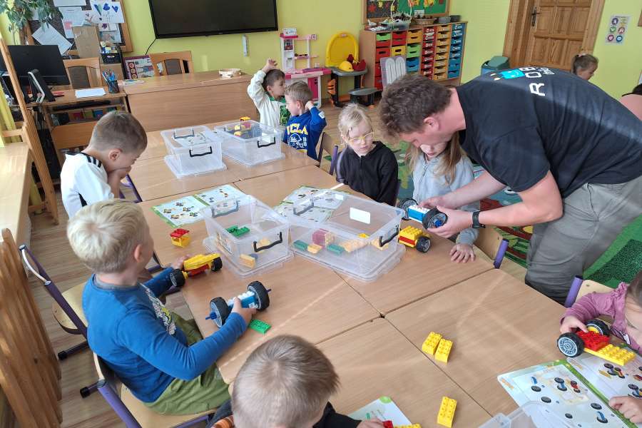 Pokazowe zajęcia z robotyki PP-23-24a