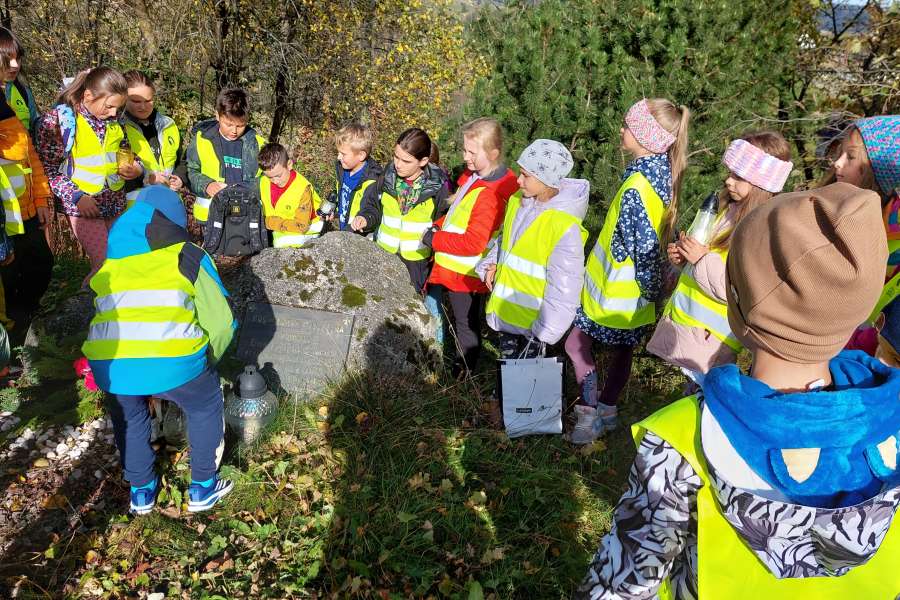 Wycieczka na Cmentarz klas I-III