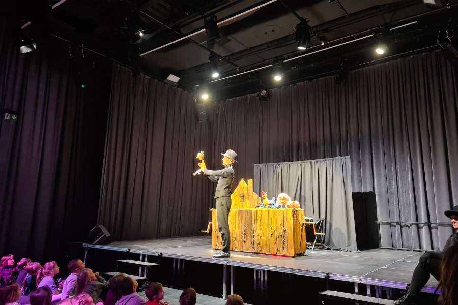 "Bajka o szczęściu" 2324a