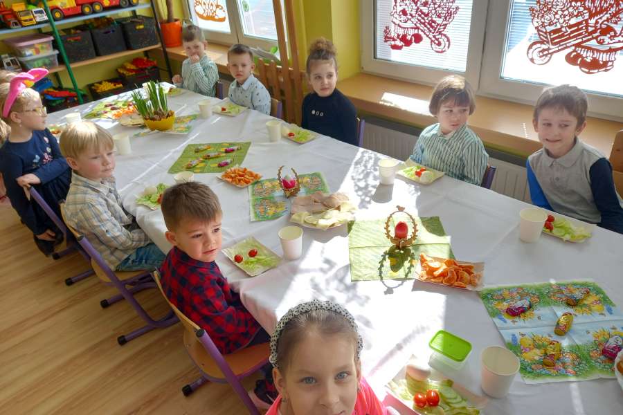 Śniadanie wielkanocne-pp2324a