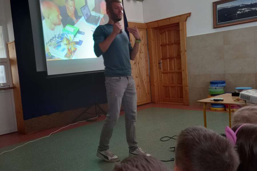 Spotkanie z podróżnikiem-pp2324a