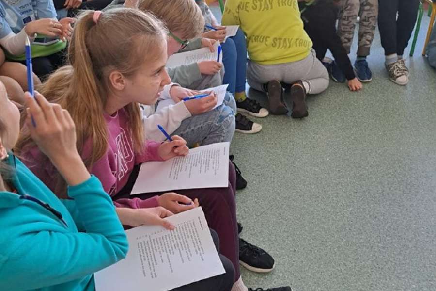 Prelekcja – Bezpieczne korzystnie z Internetu - 23/24