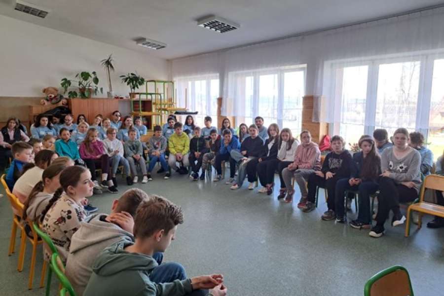 Prelekcja – Bezpieczne korzystnie z Internetu - 23/24