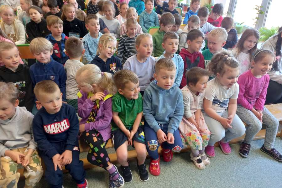 Spotkanie z pisarką Katarzyną Ryrych-pp2324a