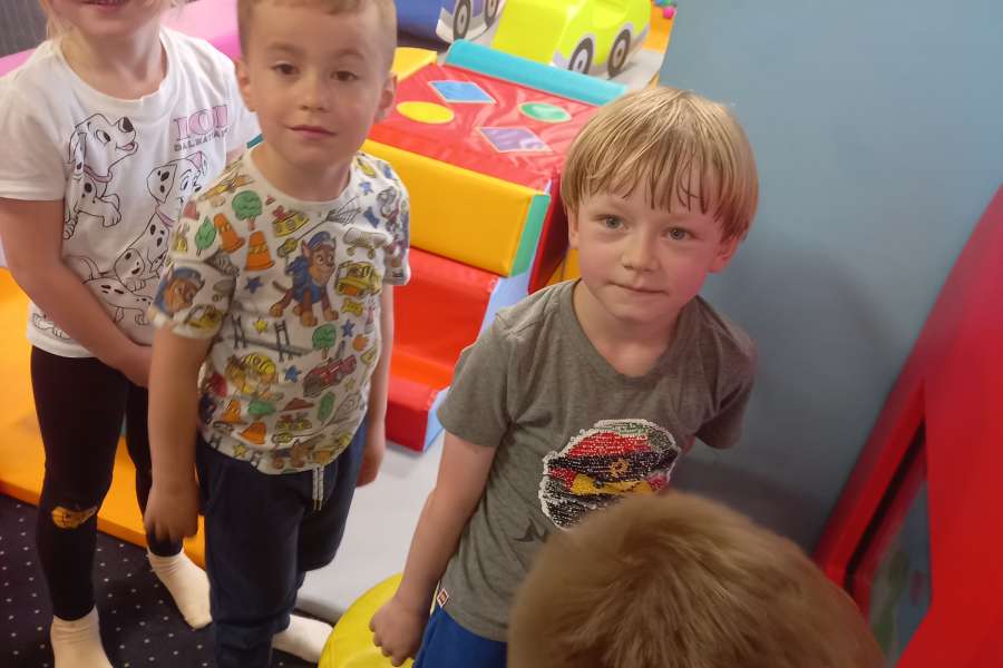 Wycieczka do sali zabaw-pp06-24