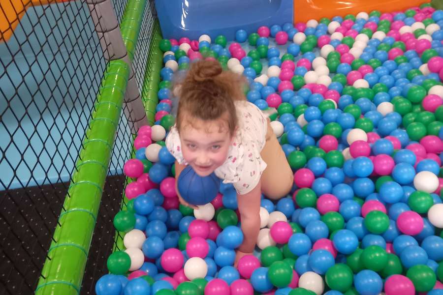 Wycieczka do sali zabaw-pp06-24