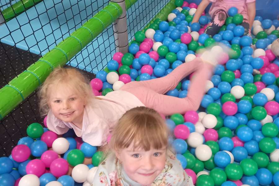 Wycieczka do sali zabaw-pp06-24