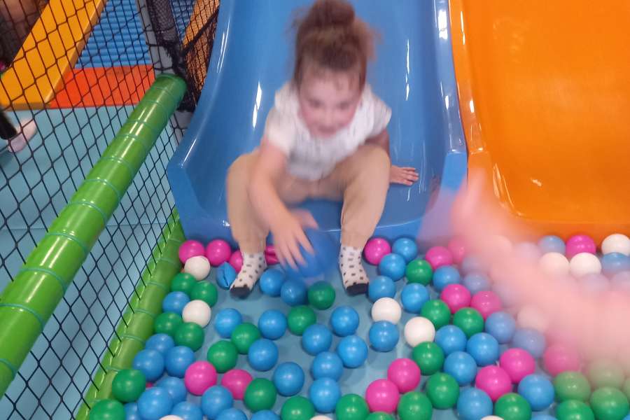 Wycieczka do sali zabaw-pp06-24