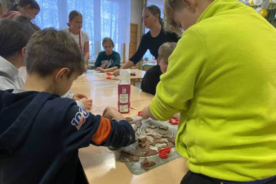 Pieczenie świątecznych pierników 2024