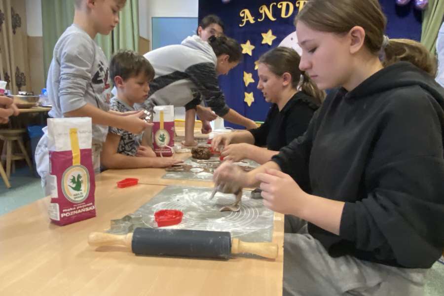 Pieczenie świątecznych pierników 2024