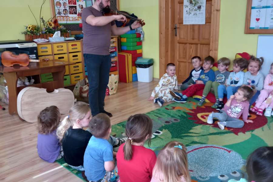 Spotkanie z lutnikiempp2425