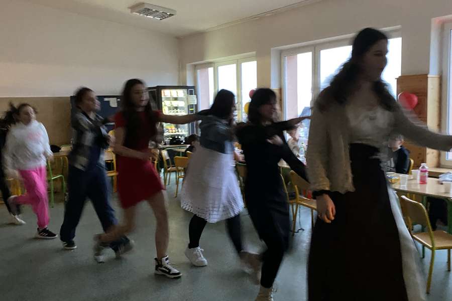 Szkolna Zabawa Karnawałowa 2025 – radosne świętowanie!