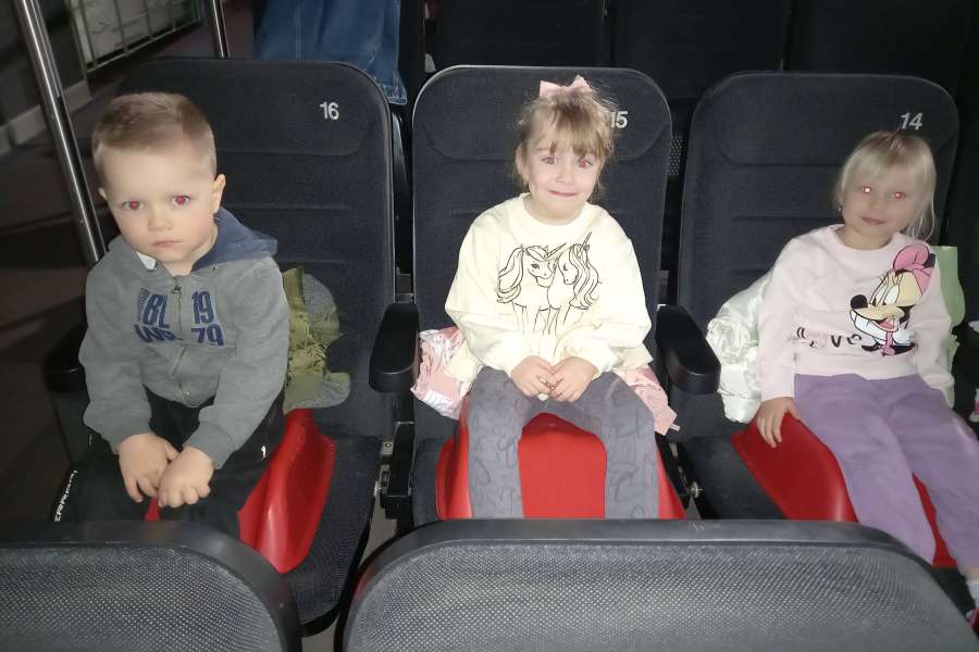 Wyjazd do kina  na przedstawienie teatralne pt Szewczyk pp2425