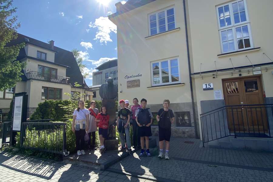 Wycieczka klasy 4 do Zakopanego – śladami patrona szkoły i odrobina przygody!