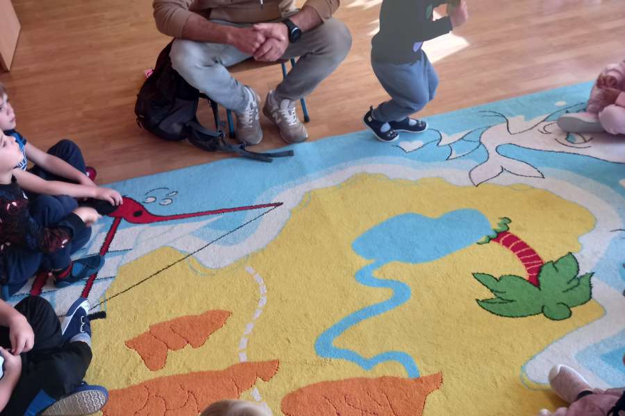 Czytanie bajki w przedszkolu - pp2526